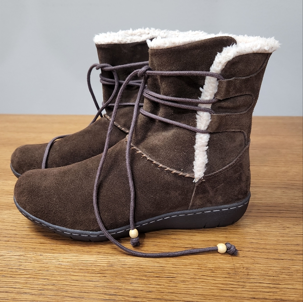 NWT Skechers Relaxed Fit Memory Foam Brown Suede Lace Up Boot Faux Fur L…